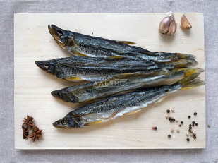 Вобла вяленая астраханская средняя: Корюшка вяленая без икры