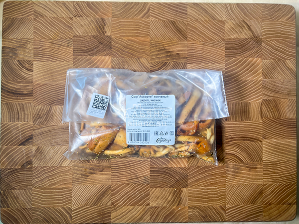 Сыр 150 гр ГОРНЫЙ СЫРОВАР (Ассорти копчёный с укропом и чесноком) в Норильске